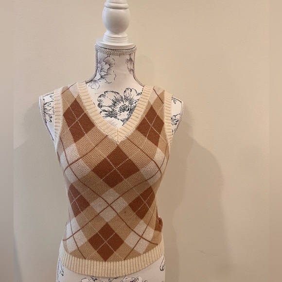 Tilly’s Knit Sweater Vest with tags - Picture 3 of 4